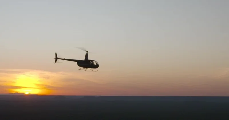 Hubschrauber-Sonnenuntergangsflug mit Landung & Getränken